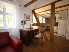 Blick vom Wohnzimmer in Richtung Küche