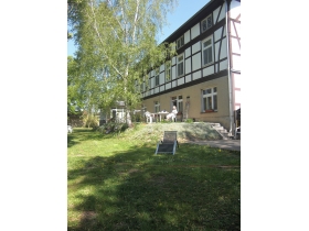 Terrasse und Garten an der Wohnung Nr. 4