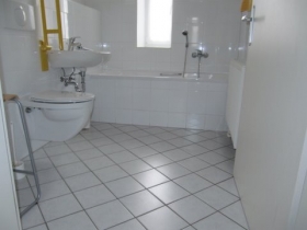 Bad mit Badewanne