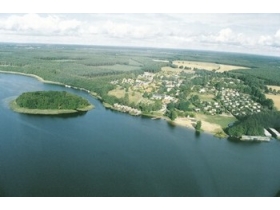Der Ferienpark Mirow liegt am Rande des Müritz-Nationalparks inmitten der Mecklenburgischen Seenplatte.