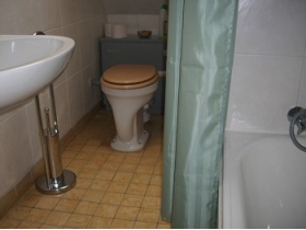 Bad mit Dusch/Wanne u.WC